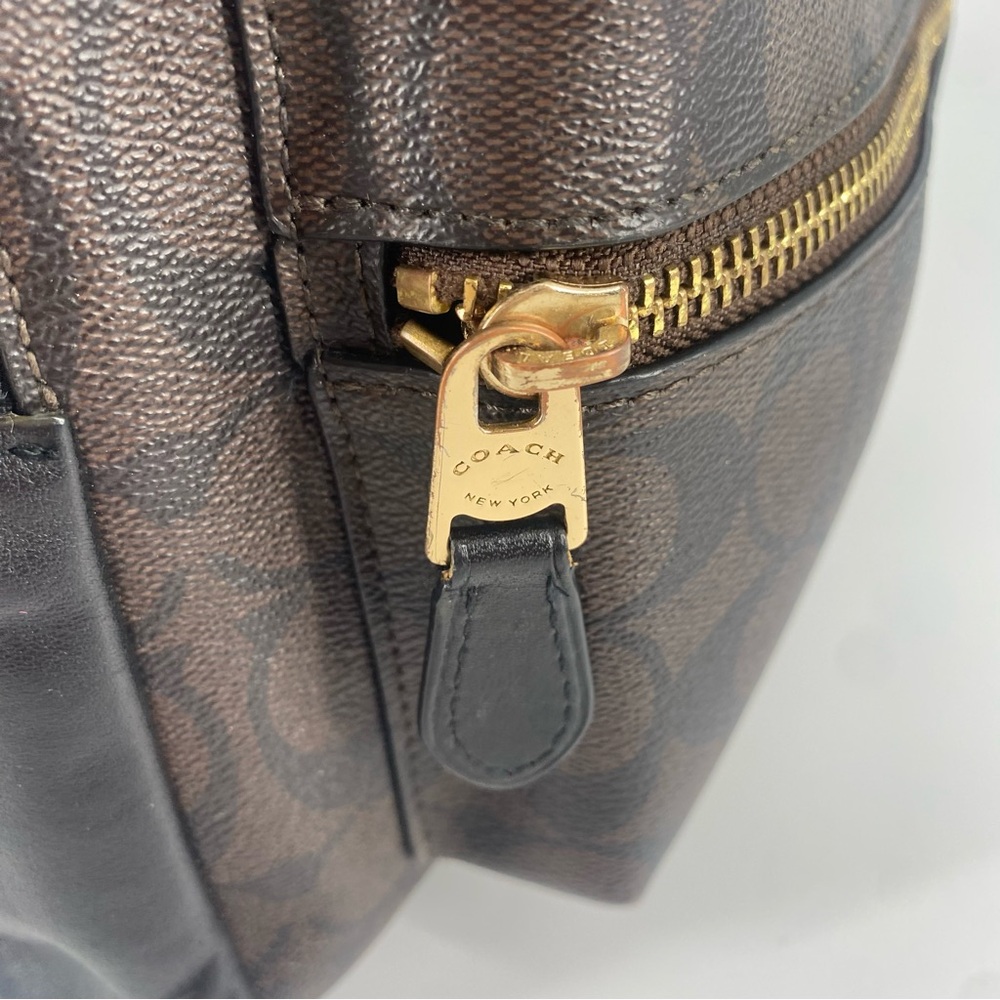 Coach Medium Charlie Backpack Signature Canvas - Picture 15 of 16
